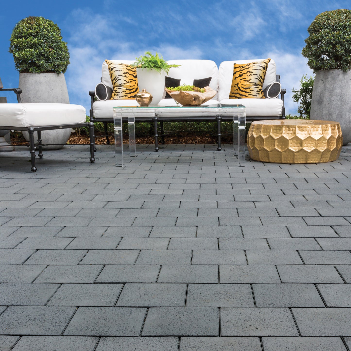 Aspire Pavers with Grid (4 - 8" x 8" Pavers on 16" x 16" Grid)